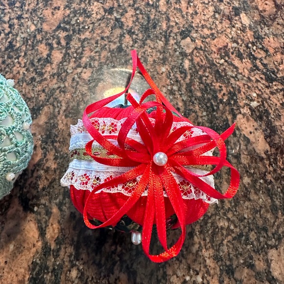 Vintage handmade quilted ornaments (4) - Picture 4 of 7